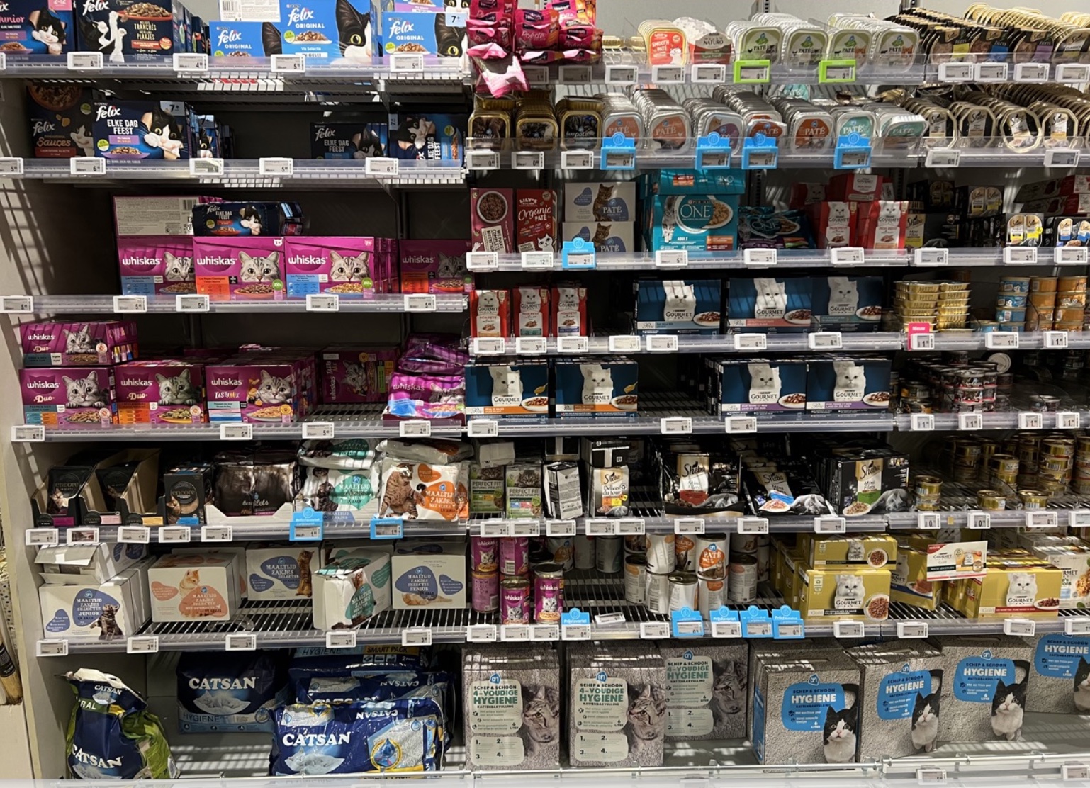 whiskas-schap-supermarkt.jpg